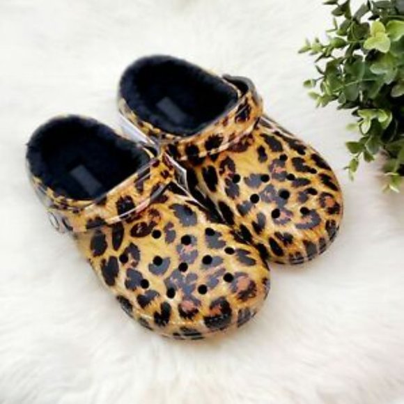 CROCS Shoes - Crocs Classic Animal Print Clog in Leopard Women's Size 10